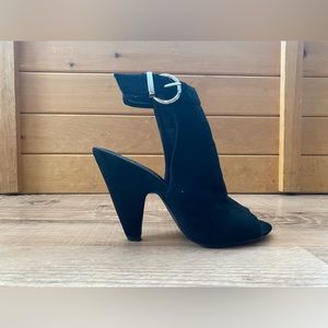 Open toed heels/booties